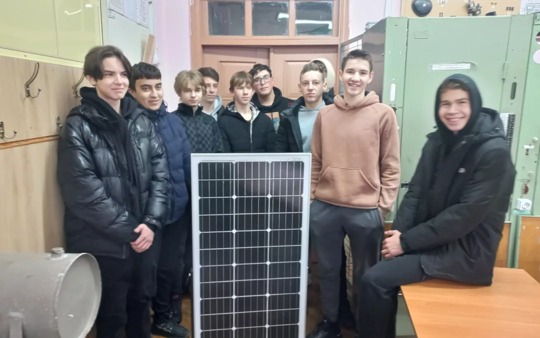 Представлення проекту автономної сонячної електростанції студентами 21-ЕТ