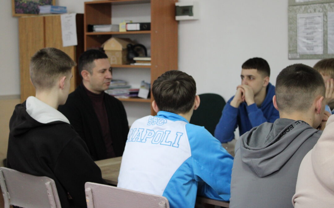 Те, що ти слухаєш, формує тебе: у гуртожитку говорили про мову, музику і вибір, який має значення